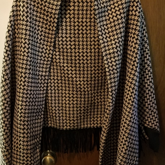 Wrap - Picture 1 of 3